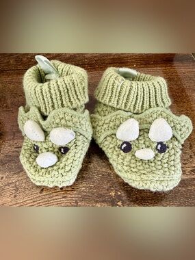 Baby Knit Dino Booties in Light Green - Soft Crochet Slippers: NEWBORN